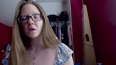 Snapshot of angelicangel3 chatting on October 24, 11:34 pm AngelicAngel online show from October 24, 11:34 pm