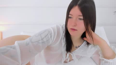 Snapshot of angelicmoon chatting on October 2, 2:27 am Angelic online show from October 2, 2:27 am