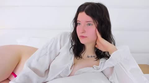 Snapshot of angelicmoon chatting on October 20, 3:42 am Angelic online show from October 20, 3:42 am