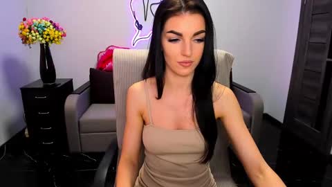 Snapshot of angelina_clark chatting on February 26, 7:02 am Angelina online show from February 26, 7:02 am