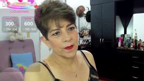 Snapshot of angelina_stone_65 chatting on October 14, 11:29 pm Angelina online show from October 14, 11:29 pm