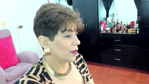 Snapshot of angelina_stone_65 chatting on October 16, 1:36 pm Angelina online show from October 16, 1:36 pm