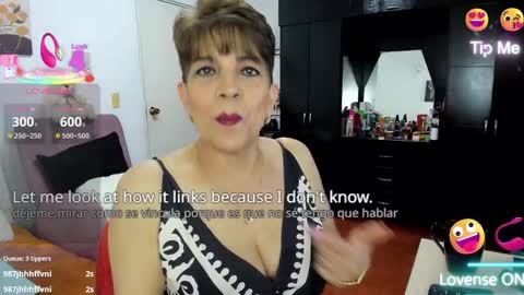 Snapshot of angelina_stone_65 chatting on October 28, 10:58 pm Angelina online show from October 28, 10:58 pm