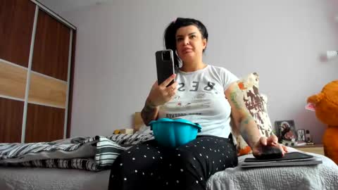 Snapshot of angelinacht chatting on February 14, 7:07 am Angelina online show from February 14, 7:07 am