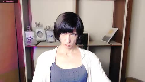 Snapshot of angelinalov_ chatting on October 13, 6:49 am Angelina online show from October 13, 6:49 am