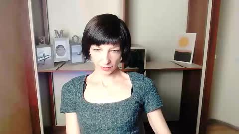 Snapshot of angelinalov_ chatting on September 22, 6:34 am Angelina online show from September 22, 6:34 am