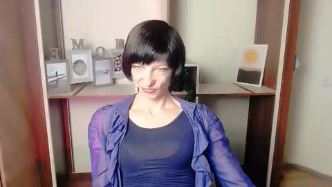Snapshot of angelinalov_ chatting on September 25, 7:07 am Angelina online show from September 25, 7:07 am