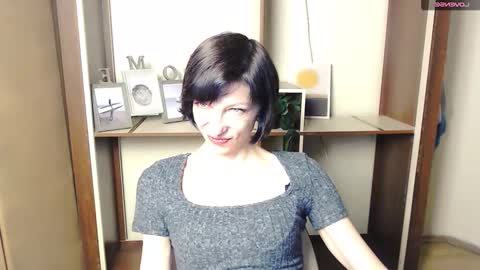 Snapshot of angelinalov_ chatting on October 22, 7:13 am Angelina online show from October 22, 7:13 am