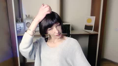 Snapshot of angelinalov_ chatting on September 24, 6:56 am Angelina online show from September 24, 6:56 am