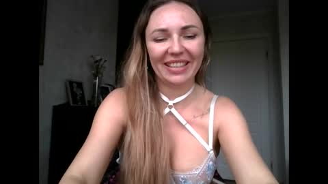 angelinalove28 online show from October 15, 7:55 am