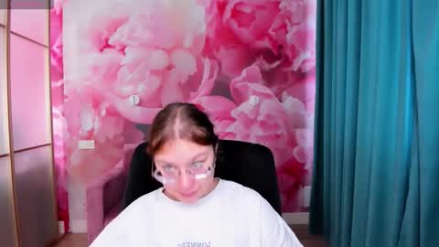 AngelinaLow online show from September 29, 11:37 am