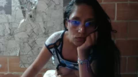 Snapshot of angelitaa_hot chatting on February 20, 2:40 am angela online show from February 20, 2:40 am