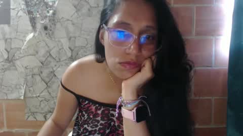 Snapshot of angelitaa_hot chatting on February 7, 12:17 pm angela online show from February 7, 12:17 pm