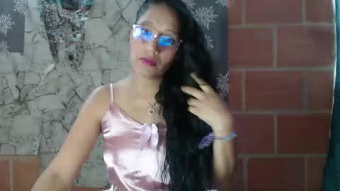 Snapshot of angelitaa_hot chatting on February 11, 2:02 pm angela online show from February 11, 2:02 pm