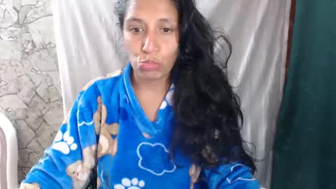 Snapshot of angelitaa_hot chatting on September 12, 2:34 am angela online show from September 12, 2:34 am