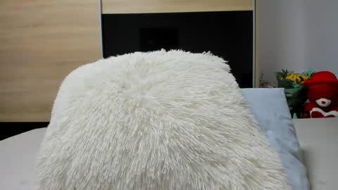 Snapshot of angell6969 chatting on October 20, 4:59 am KrystyYo online show from October 20, 4:59 am