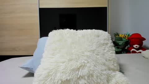 Snapshot of angell6969 chatting on November 2, 5:44 am KrystyYo online show from November 2, 5:44 am