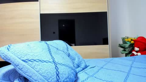 Snapshot of angell6969 chatting on October 18, 4:48 am KrystyYo online show from October 18, 4:48 am