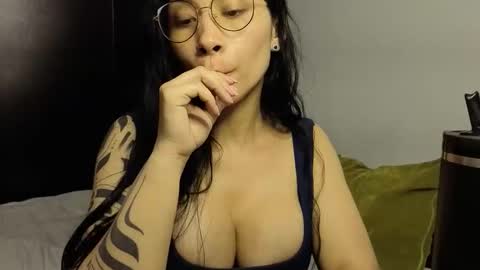 Snapshot of angellaisabella chatting on October 30, 12:24 am ANGELA ISABELLA online show from October 30, 12:24 am