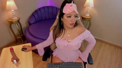   online show from October 24, 1:40 pm