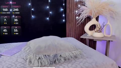   online show from December 14, 11:18 am
