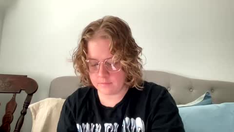 Snapshot of angeloflight273360 chatting on March 4, 6:39 pm Angel of Light online show from March 4, 6:39 pm