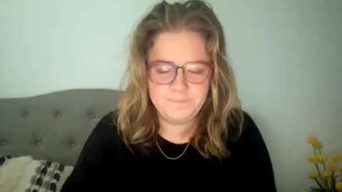 Snapshot of angeloflight273360 chatting on December 21, 2:47 pm Angel of Light online show from December 21, 2:47 pm
