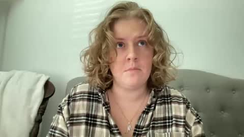 Snapshot of angeloflight273360 chatting on September 10, 6:52 pm Angel of Light online show from September 10, 6:52 pm