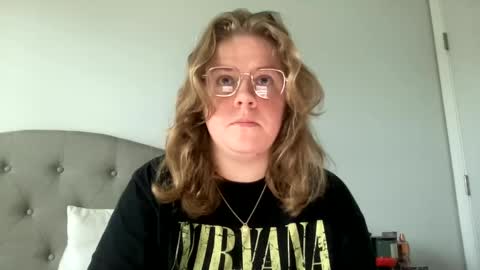Snapshot of angeloflight273360 chatting on February 5, 4:04 pm Angel of Light online show from February 5, 4:04 pm