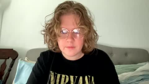 Snapshot of angeloflight273360 chatting on March 3, 6:20 pm Angel of Light online show from March 3, 6:20 pm