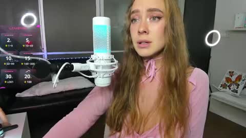 Snapshot of angelpaull chatting on December 14, 9:24 pm Angel online show from December 14, 9:24 pm