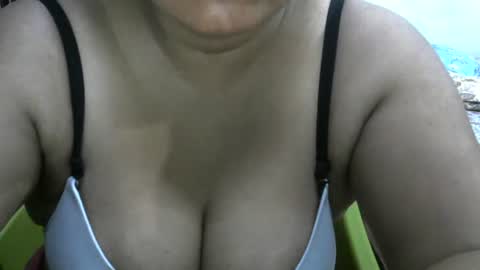Snapshot of angelpriya555 chatting on October 26, 7:09 pm angelpriya555 online show from October 26, 7:09 pm