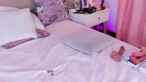 Snapshot of angels_one chatting on November 1, 5:06 pm Angela online show from November 1, 5:06 pm