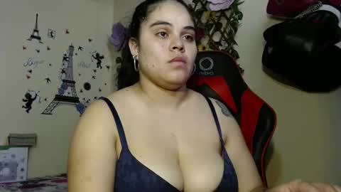 Snapshot of angelsexhotlatin chatting on February 19, 3:38 pm angelsexhotlatin online show from February 19, 3:38 pm