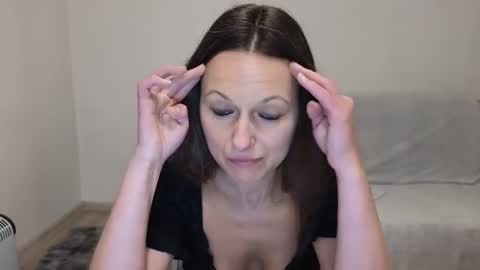 Giulia online show from November 7, 1:06 pm