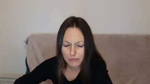 Snapshot of angelslive99 chatting on October 2, 12:10 pm Giulia online show from October 2, 12:10 pm