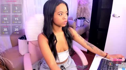 Snapshot of angelsmia_ chatting on September 29, 3:00 am MIA available content ask online show from September 29, 3:00 am