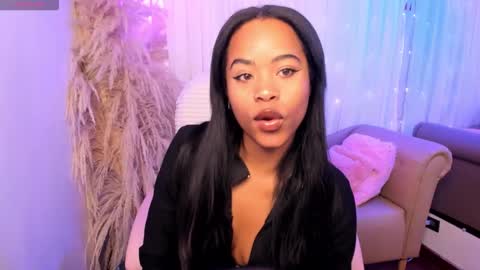 Snapshot of angelsmia_ chatting on October 28, 5:02 am MIA available content ask online show from October 28, 5:02 am