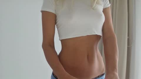 Snapshot of angelsquirting chatting on October 11, 6:40 am Alesia online show from October 11, 6:40 am