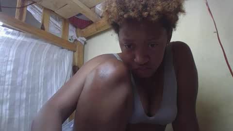 Snapshot of angevannessa chatting on October 25, 12:24 pm ange online show from October 25, 12:24 pm