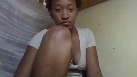 Snapshot of angevannessa chatting on October 15, 7:33 am ange online show from October 15, 7:33 am