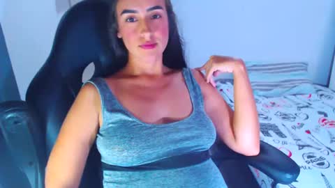Snapshot of angie_dreamgirl chatting on December 28, 8:47 pm IG angie dreamgirl01 online show from December 28, 8:47 pm