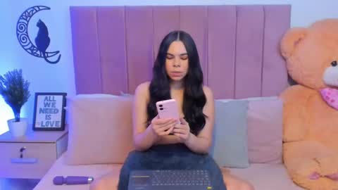 Snapshot of angiegriffin chatting on March 1, 3:32 am Milo ---- online show from March 1, 3:32 am
