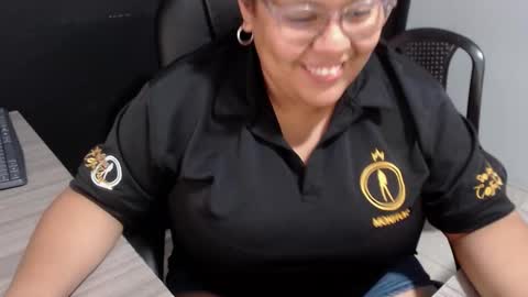 Snapshot of angy_ro12 chatting on October 11, 10:56 pm angy online show from October 11, 10:56 pm