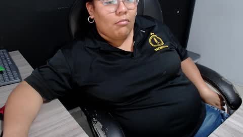 Snapshot of angy_ro12 chatting on October 2, 10:15 pm angy online show from October 2, 10:15 pm