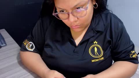 Snapshot of angy_ro12 chatting on October 31, 2:02 am angy online show from October 31, 2:02 am