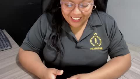 Snapshot of angy_ro12 chatting on October 8, 8:35 pm angy online show from October 8, 8:35 pm