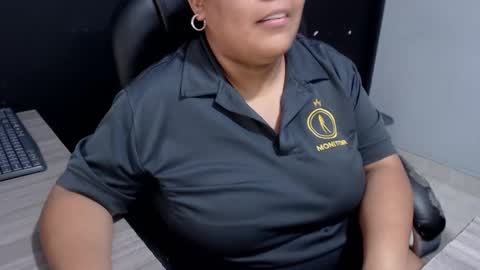 Snapshot of angy_ro12 chatting on October 1, 10:04 pm angy online show from October 1, 10:04 pm