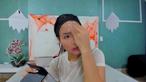 Snapshot of ania_gomez chatting on November 1, 9:19 pm Ania online show from November 1, 9:19 pm