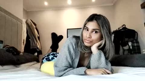 Snapshot of aniishaa chatting on February 15, 12:43 pm anisha online show from February 15, 12:43 pm